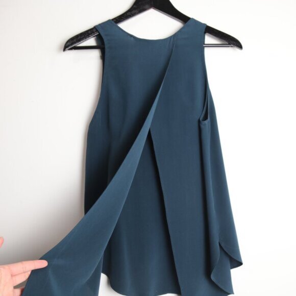 Aritzia Wilfred 100% Silk Teal Flowy Crepe Tank Top Blouse Size Small - Picture 7 of 7